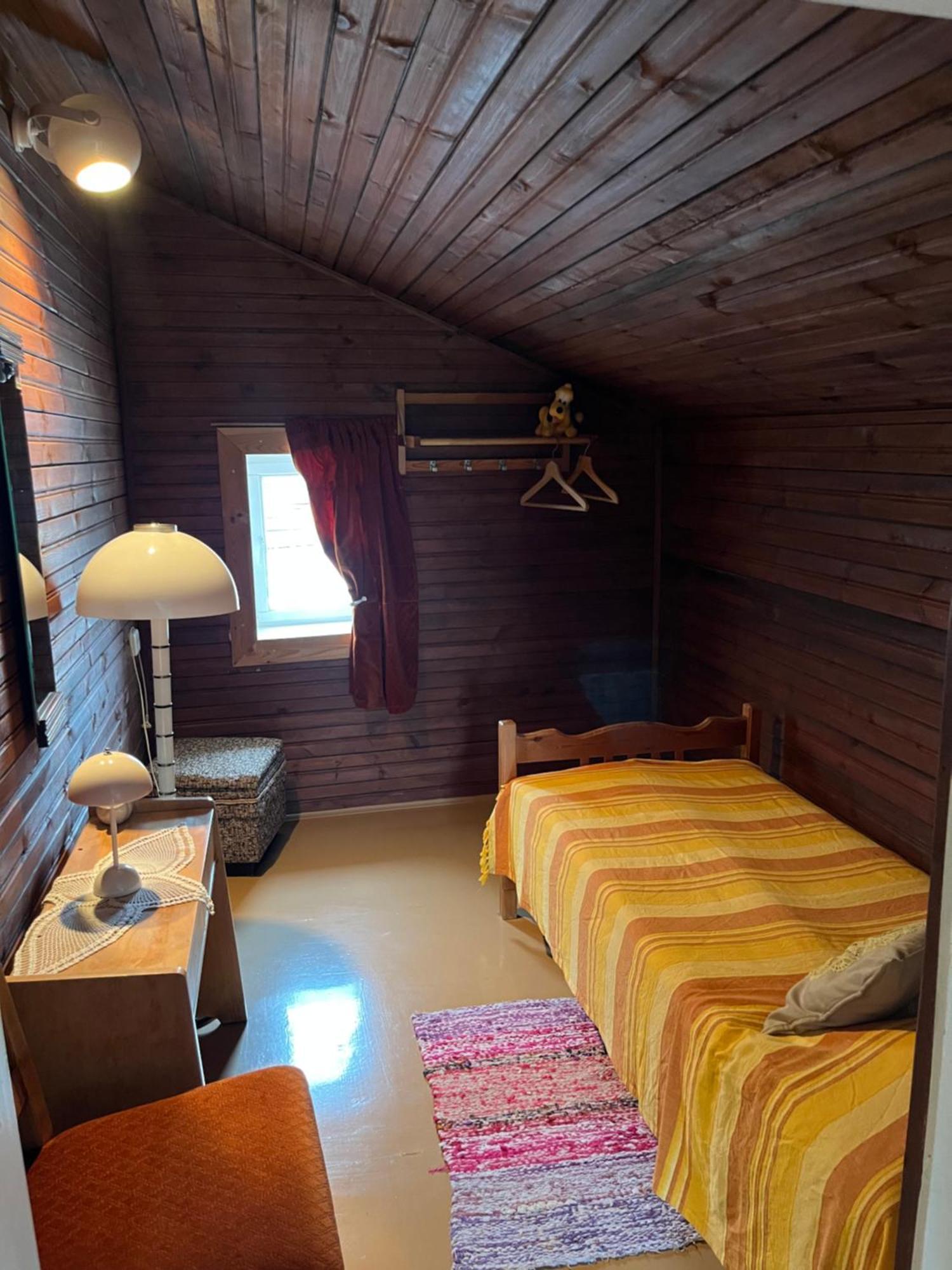 Kahri Accomodation Homestay *